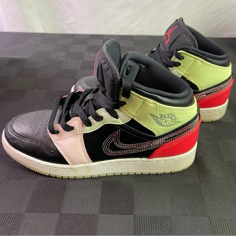 Nike Air Jordan 1 Mid Black Glow in the Dark Youth Size 5.5 - Picture 3 of 9